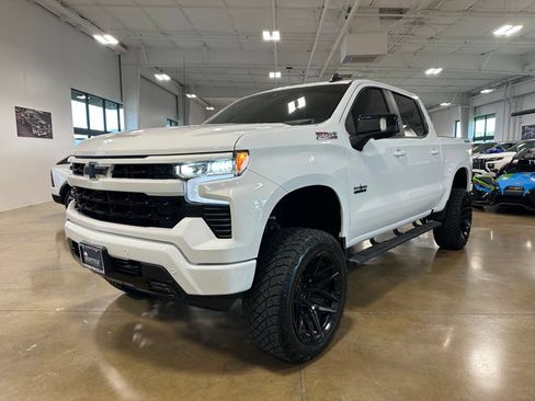 Used 2024 Chevrolet Silverado 1500 RST AWD/4WD image 3