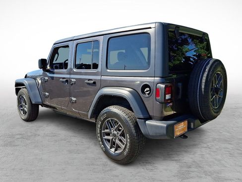 Used 2024 Jeep Wrangler Unlimited Sport AWD/4WD image 3