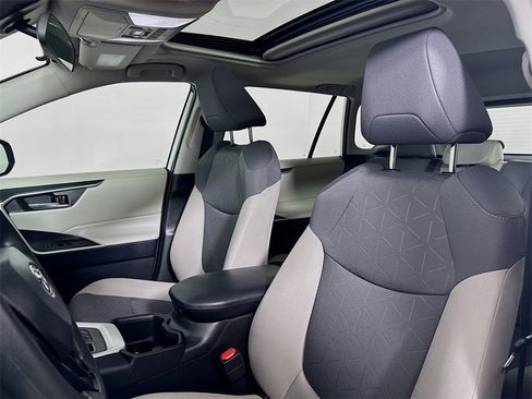 Used 2024 Toyota RAV4 XLE image 8