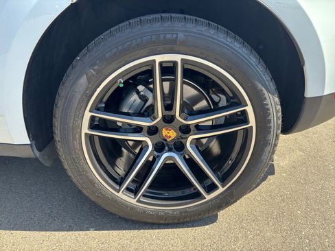 Used 2020 Porsche Macan S image 26
