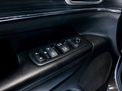 Used 2019 Jeep Grand Cherokee Limited w/ Luxury Group II image 16