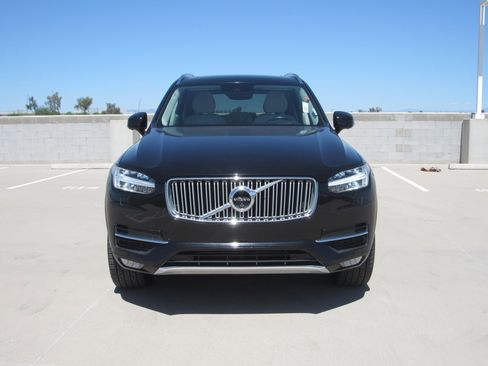 Used 2016 Volvo XC90 T6 Inscription w/ Vision Package image 3
