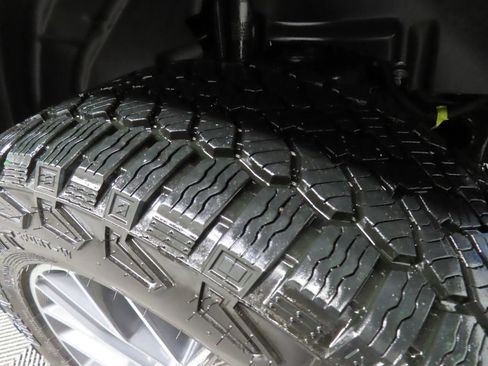 Used 2024 Jeep Wrangler High Altitude image 7