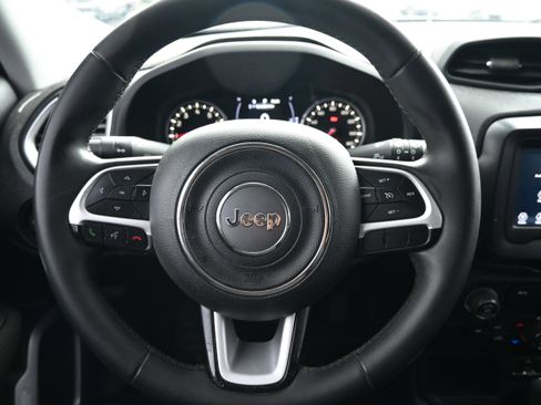 Used 2018 Jeep Renegade Latitude image 18