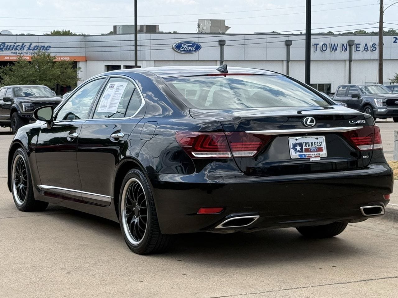Used 2015 Lexus LS 460 AWD w/ Comfort Package image 5