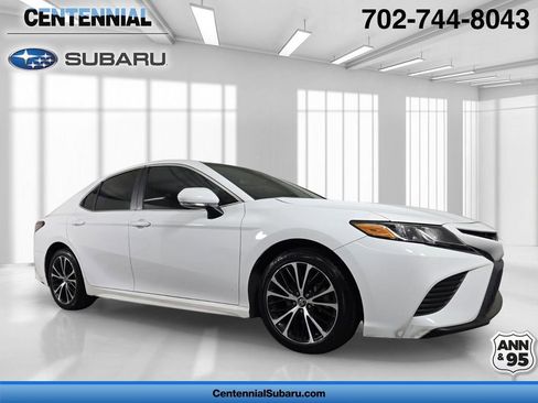 Used 2018 Toyota Camry SE w/ Audio Package FWD image 1