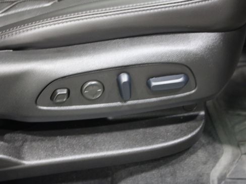 Used 2024 Buick Enclave Avenir w/ Trailering Package, 5000 lbs. AWD/4WD image 29