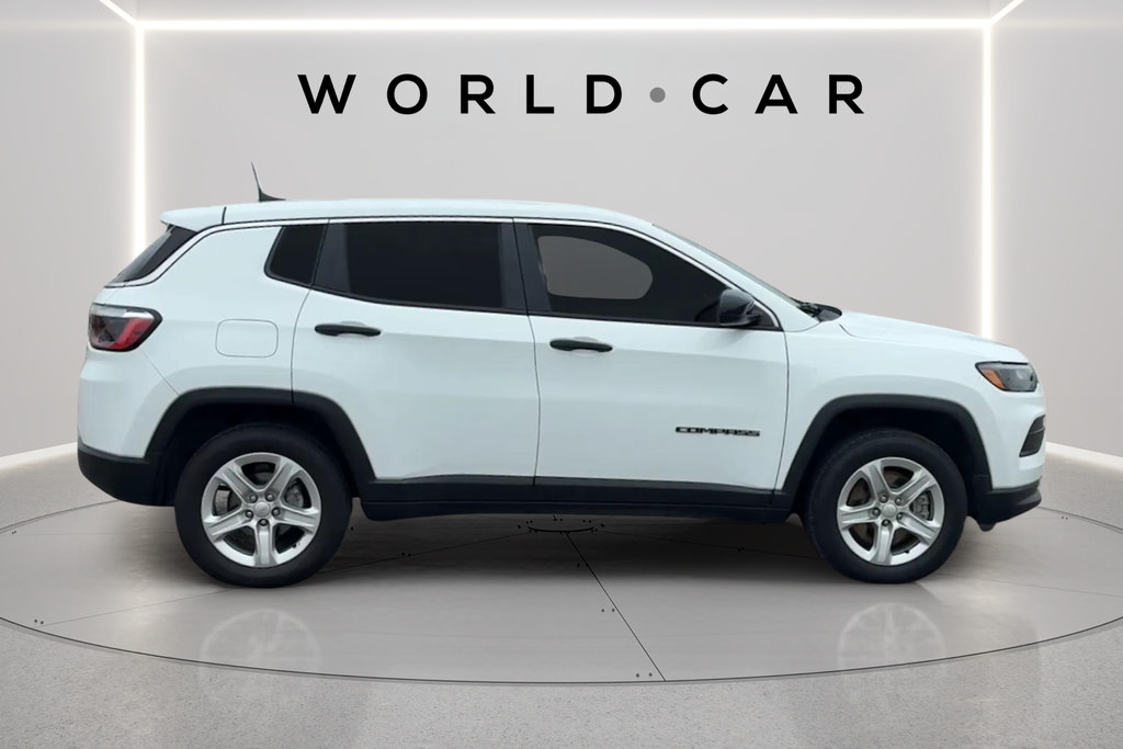Used 2023 Jeep Compass Sport AWD/4WD image 3