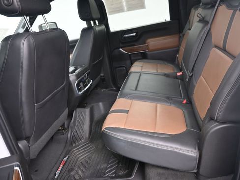 Used 2022 Chevrolet Silverado 3500 High Country image 11