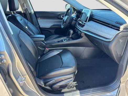 Used 2022 Jeep Compass Latitude image 15