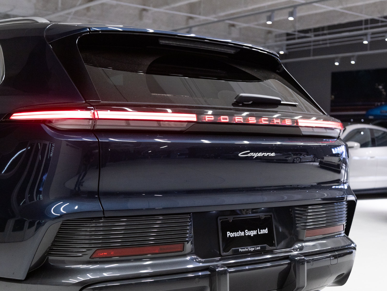 Certified 2026 Porsche Cayenne Electric AWD/4WD image 34
