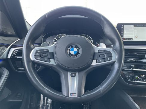 Used 2018 BMW M550i xDrive image 25