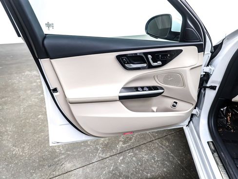 Used 2023 Mercedes-Benz C 300 Sedan image 22