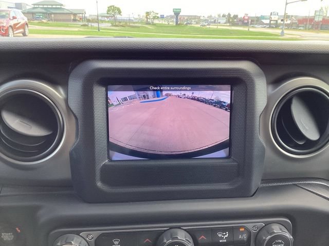 Used 2021 Jeep Wrangler Unlimited Sport AWD/4WD image 16