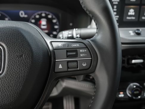 Used 2023 Honda Accord Sport image 18