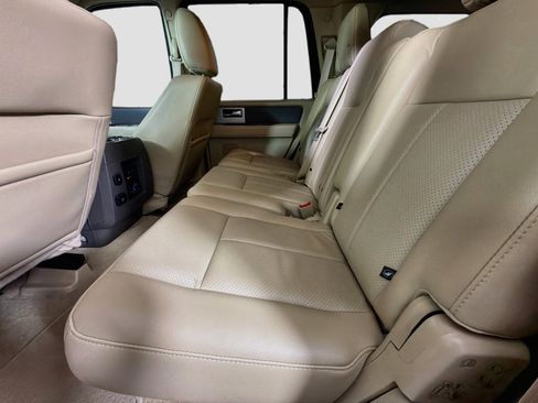 Used 2014 Ford Expedition XLT w/ Equipment Group 202A RWD image 26