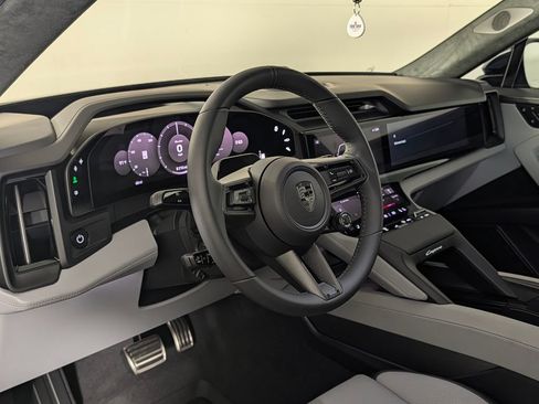 New 2026 Porsche Cayenne Turbo AWD/4WD image 4