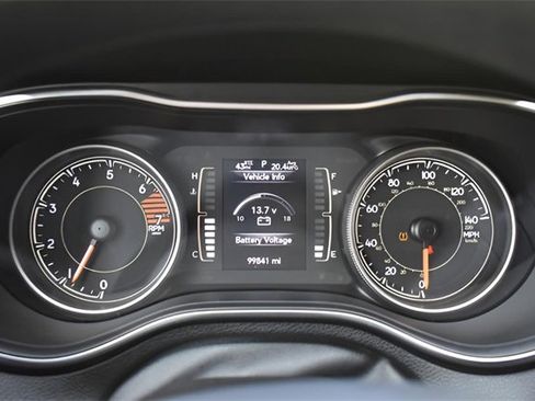 Used 2019 Jeep Cherokee Latitude w/ Popular Appearance Group image 24