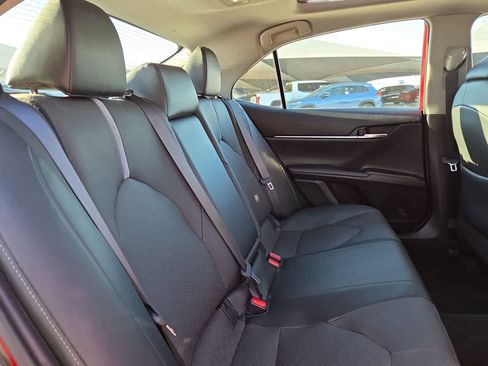 Used 2022 Toyota Camry XSE image 17
