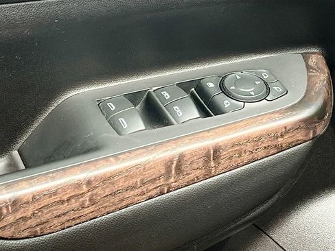 Used 2022 GMC Acadia Denali w/ Denali Ultimate Package AWD/4WD image 18