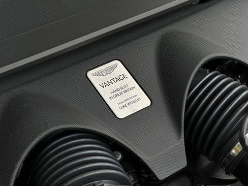 Used 2025 Aston Martin V8 Vantage Coupe image 29