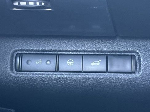 Used 2022 Nissan Pathfinder SL image 12