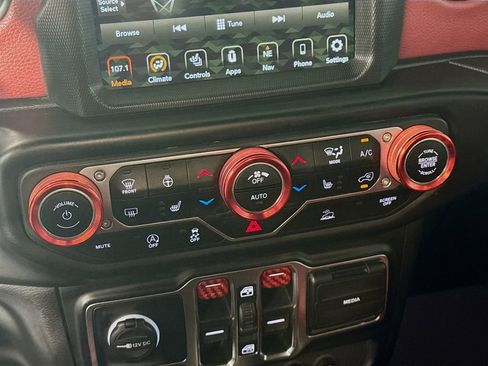 Used 2021 Jeep Gladiator Sport AWD/4WD image 16