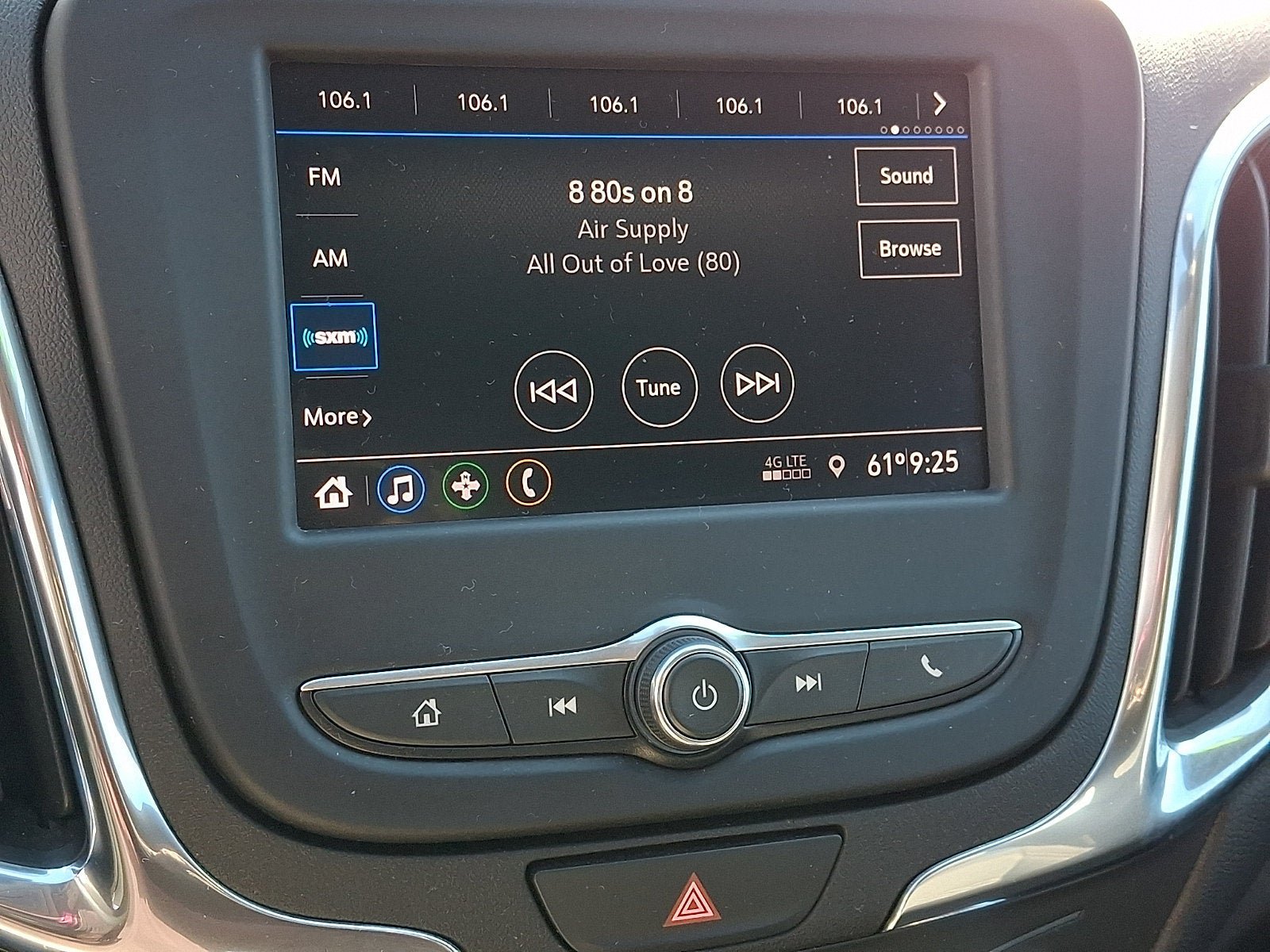 Used 2020 Chevrolet Equinox LT w/ Driver Convenience Package AWD/4WD image 17