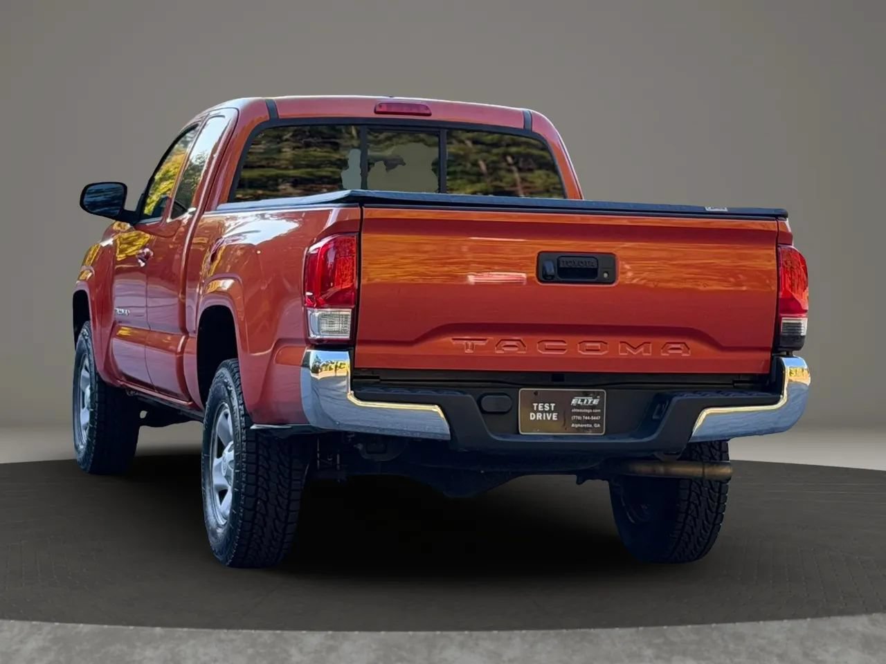 Used 2016 Toyota Tacoma SR5 RWD image 4