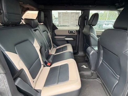 Used 2023 Ford Bronco Wildtrak image 16