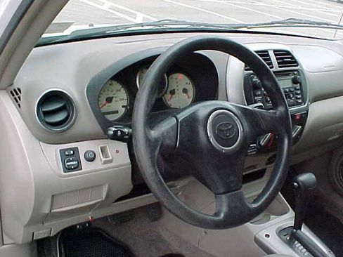 Used 2002 Toyota RAV4 4WD image 22