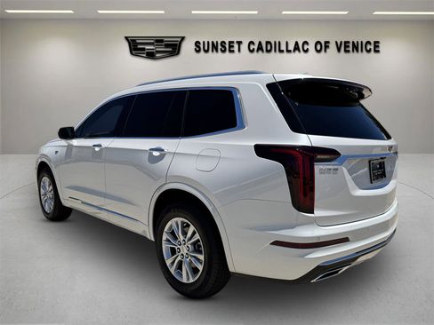 New 2025 Cadillac XT6 Luxury image 4