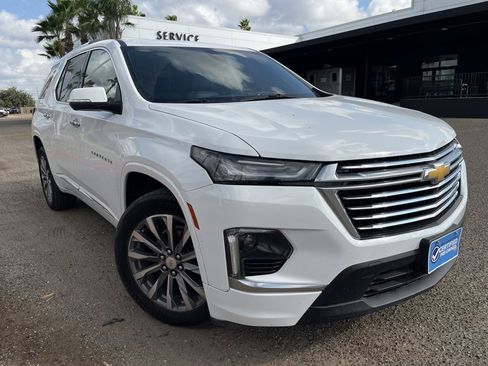 Used 2023 Chevrolet Traverse Premier image 1