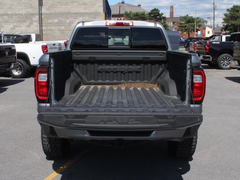 Used 2023 GMC Canyon AT4X AWD/4WD image 7