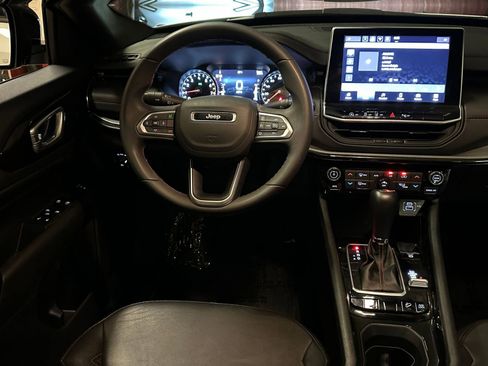 Used 2025 Jeep Compass Trailhawk w/ Trailer Tow Group image 33