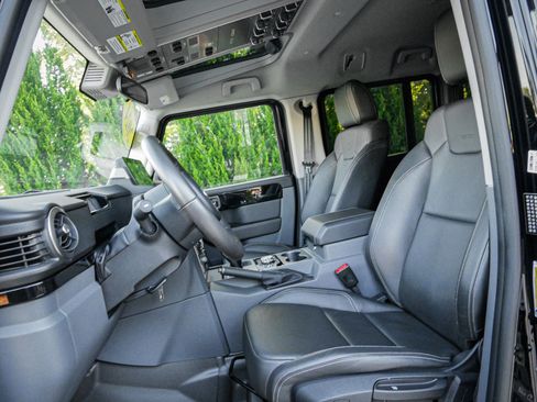 Used 2024 INEOS Grenadier Fieldmaster Edition image 16