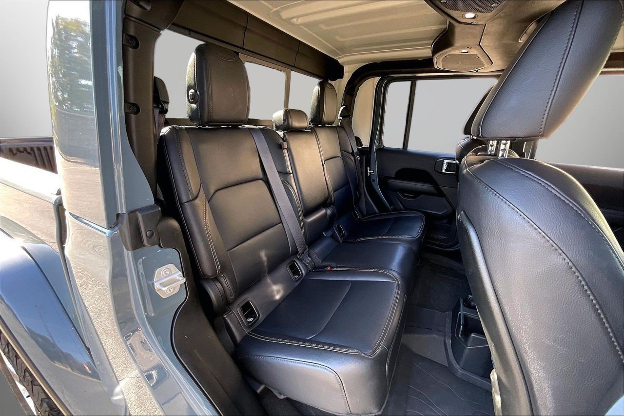 Certified 2024 Jeep Gladiator Sport w/ Premium Package AWD/4WD image 23