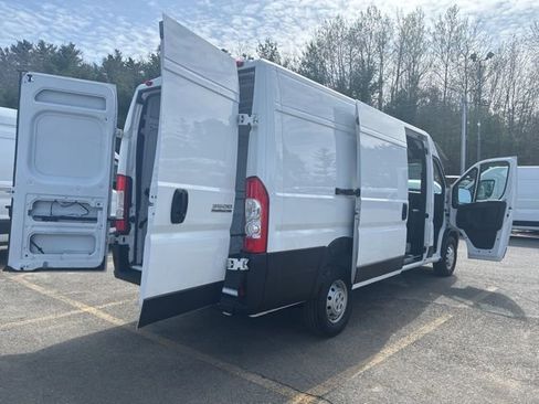 Used 2023 RAM ProMaster 3500 w/ Convenience Group FWD image 11