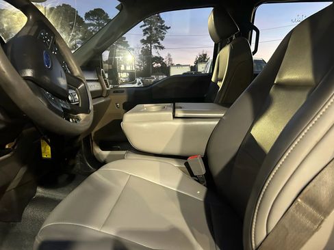 Used 2019 Ford F250 XL w/ Power Equipment Group image 11