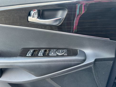 Used 2019 Kia Sorento AWD w/ LX Convenience Package image 6