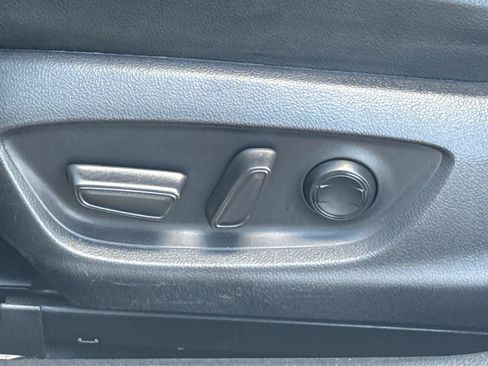 Used 2022 Toyota Camry SE FWD image 17