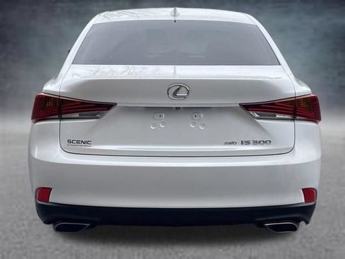 Used 2018 Lexus IS 300 AWD image 19