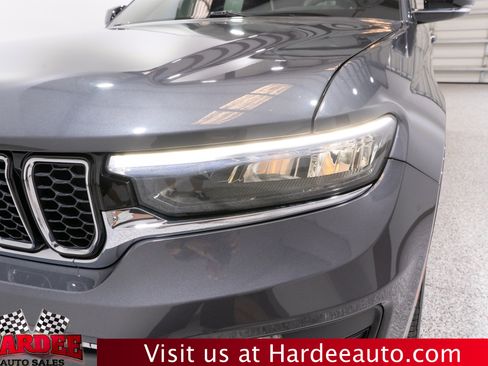 Used 2022 Jeep Grand Cherokee Overland RWD image 8