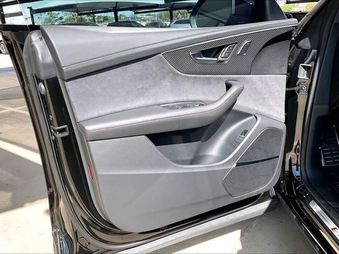 Used 2025 Audi SQ8 Prestige w/ Prestige Package image 21