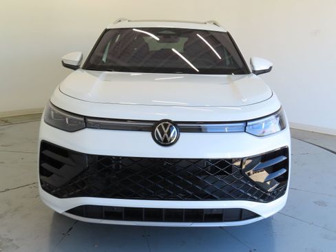 New 2026 Volkswagen Tiguan SEL R-Line image 10