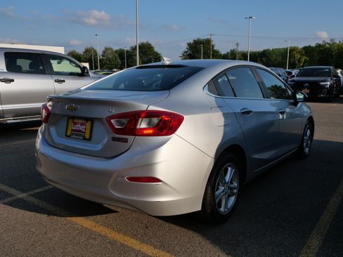 Used 2016 Chevrolet Cruze LT FWD image 4