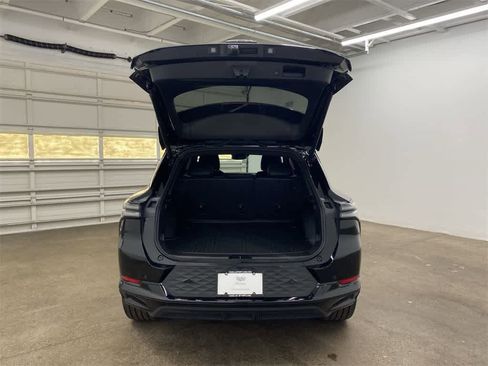 Used 2024 Chevrolet Equinox EV RS image 29