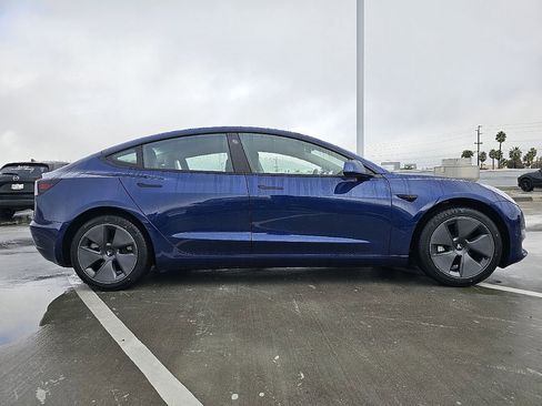 Used 2021 Tesla Model 3 Standard Range Plus image 10