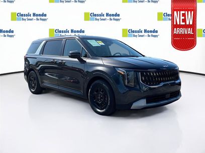 Used 2025 Kia Carnival