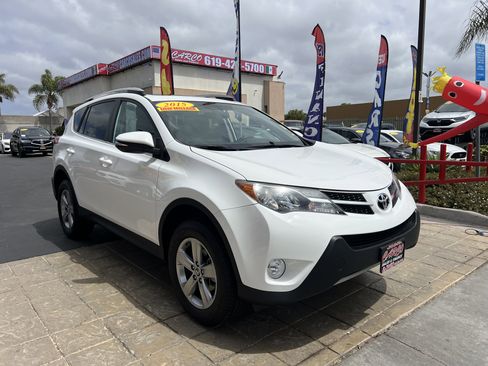 Used 2015 Toyota RAV4 XLE FWD image 2